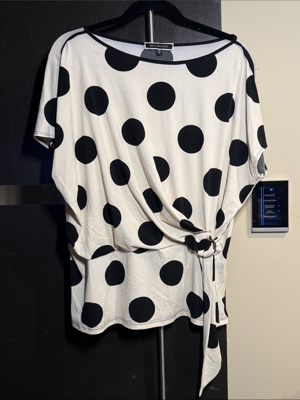 MELANIE LYNE Cream & Black Polka Dot Tie-Front Blouse